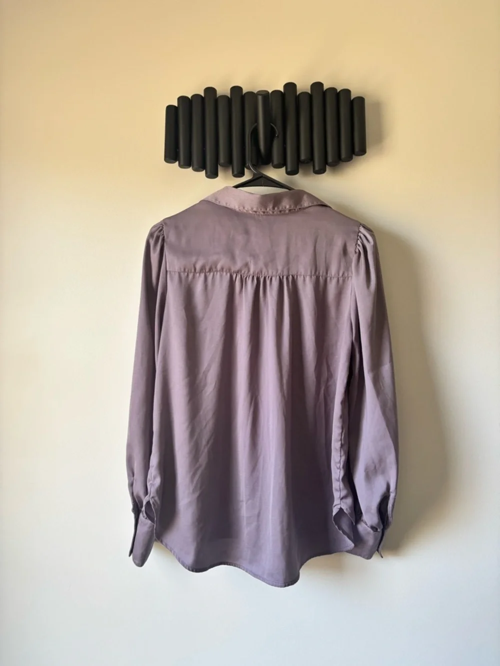 Banana Republic Lilac V-Neck Satin Blouse - Picture 4 of 4